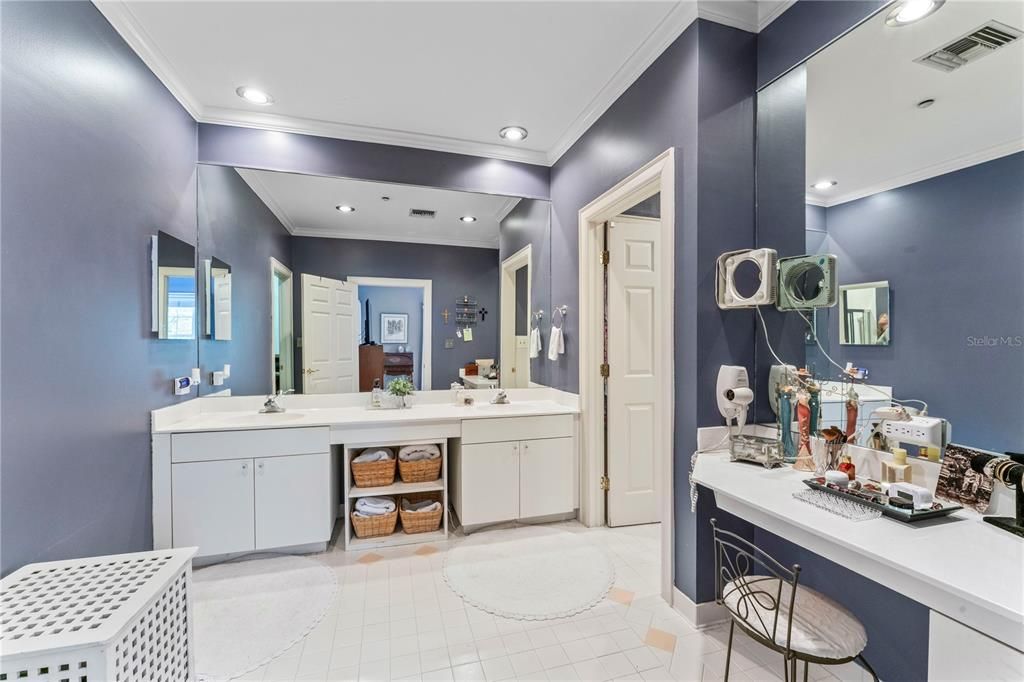 На продажу: $775,000 (3 спален, 2 ванн, 2205 Квадратных фут)