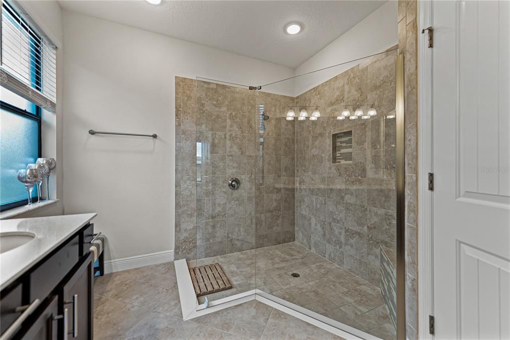 For Sale: $489,900 (4 beds, 3 baths, 2056 Square Feet)