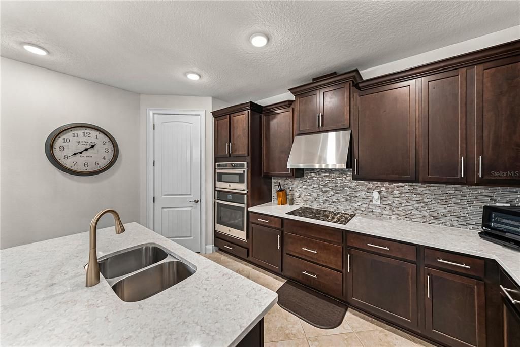 For Sale: $489,900 (4 beds, 3 baths, 2056 Square Feet)