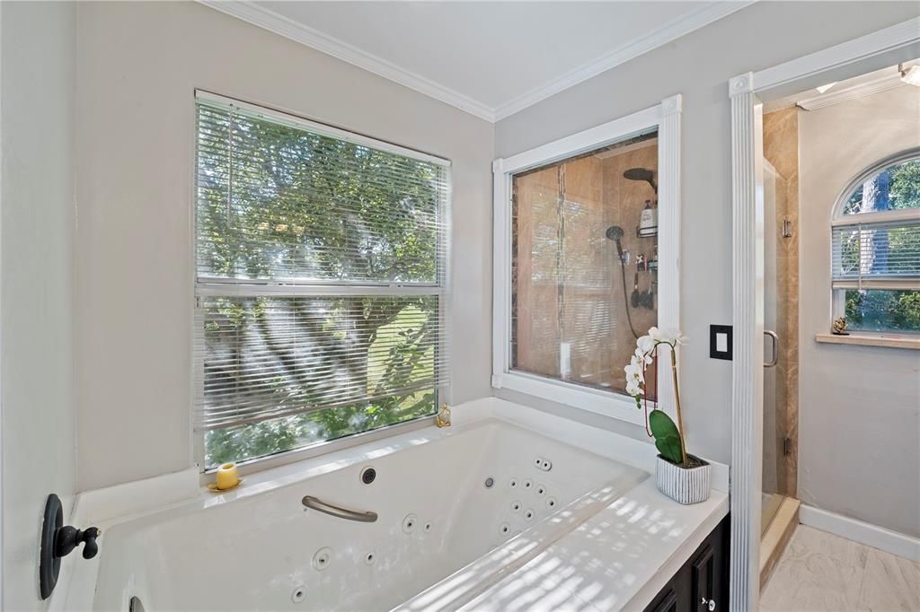 For Sale: $350,000 (3 beds, 2 baths, 1736 Square Feet)