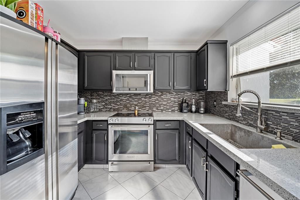 For Sale: $350,000 (3 beds, 2 baths, 1736 Square Feet)