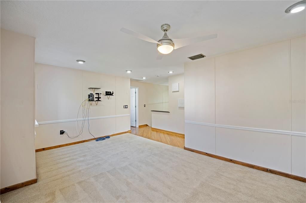 For Sale: $350,000 (3 beds, 2 baths, 1736 Square Feet)