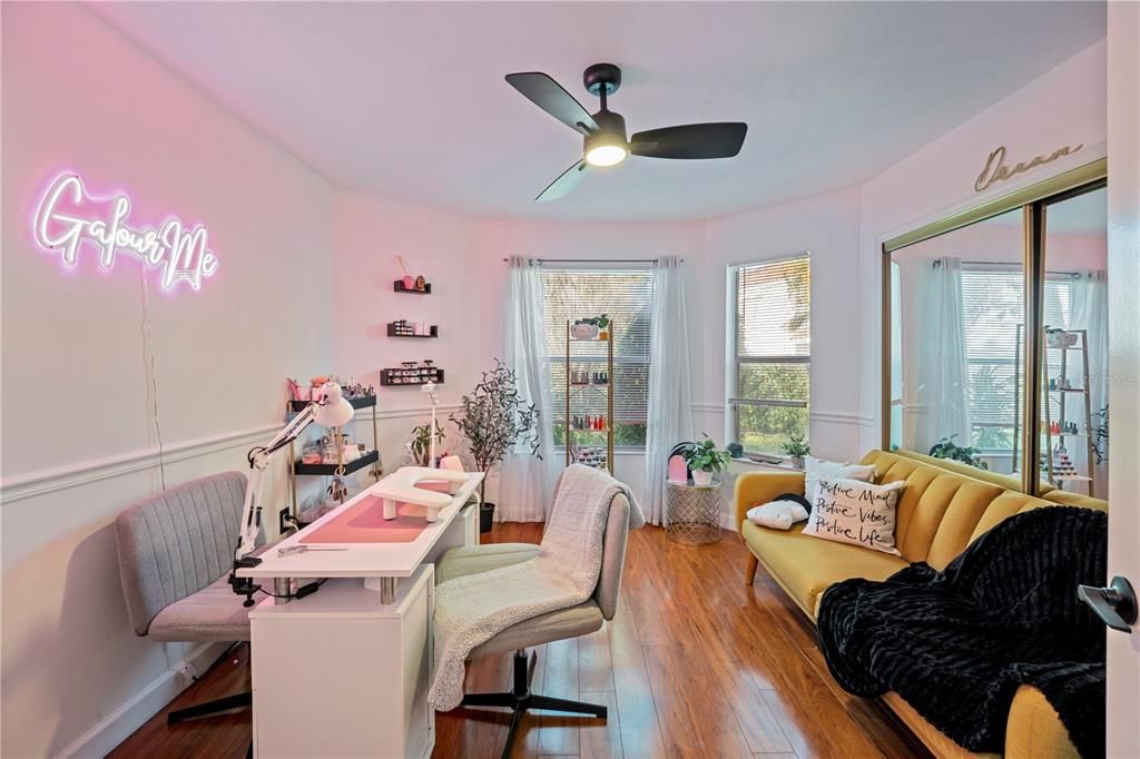 For Sale: $350,000 (3 beds, 2 baths, 1736 Square Feet)