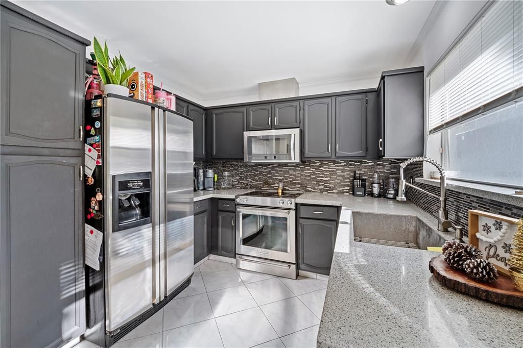 For Sale: $350,000 (3 beds, 2 baths, 1736 Square Feet)