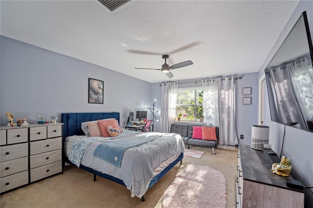 For Sale: $350,000 (3 beds, 2 baths, 1736 Square Feet)