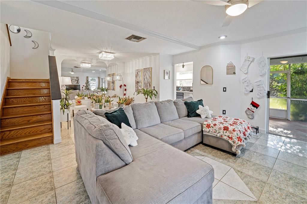 For Sale: $350,000 (3 beds, 2 baths, 1736 Square Feet)