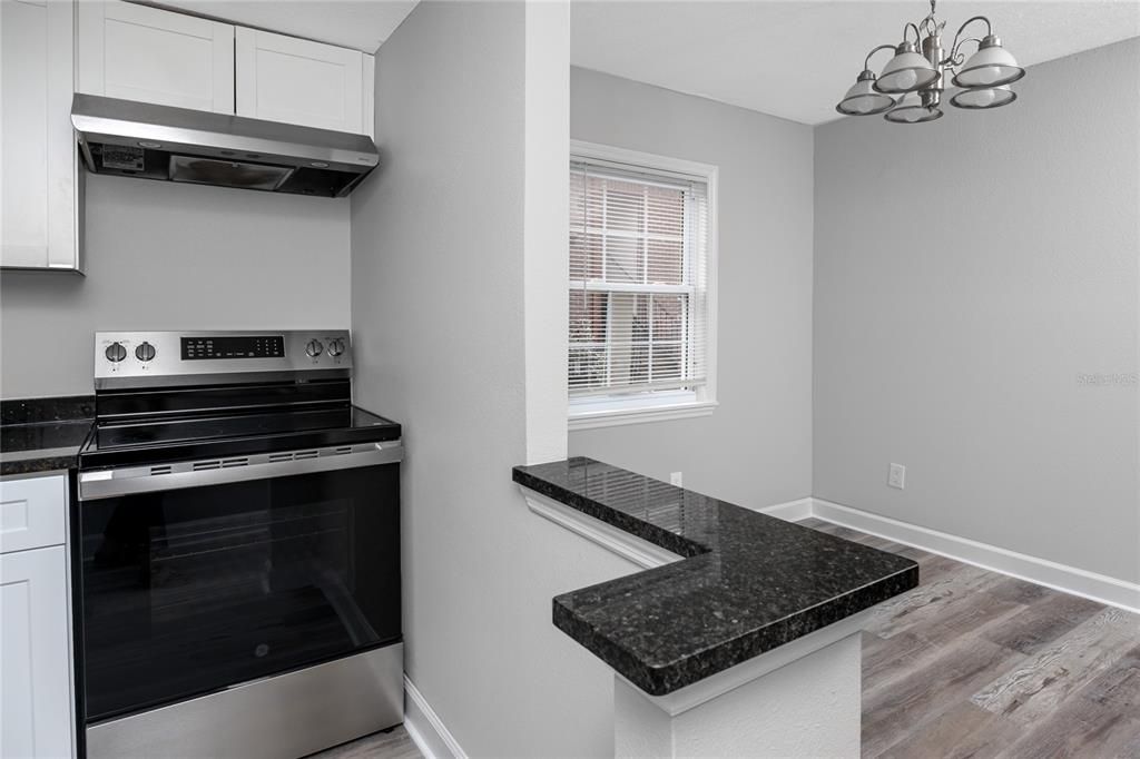 For Sale: $130,000 (1 beds, 1 baths, 680 Square Feet)