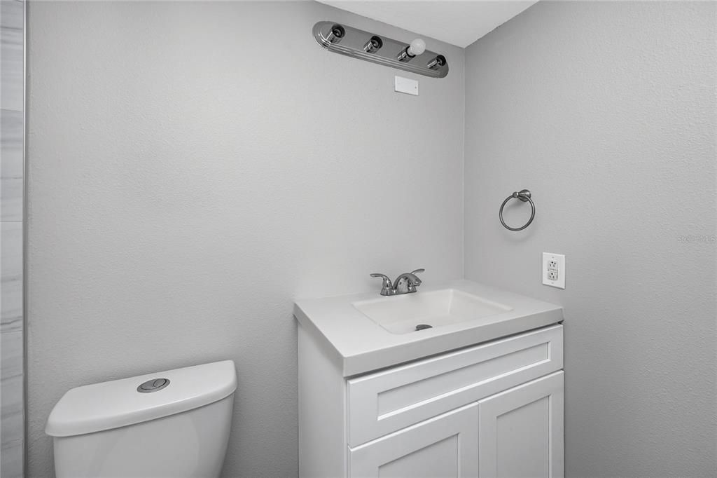 For Sale: $130,000 (1 beds, 1 baths, 680 Square Feet)