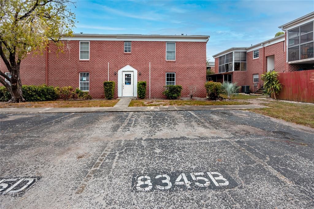 For Sale: $130,000 (1 beds, 1 baths, 680 Square Feet)