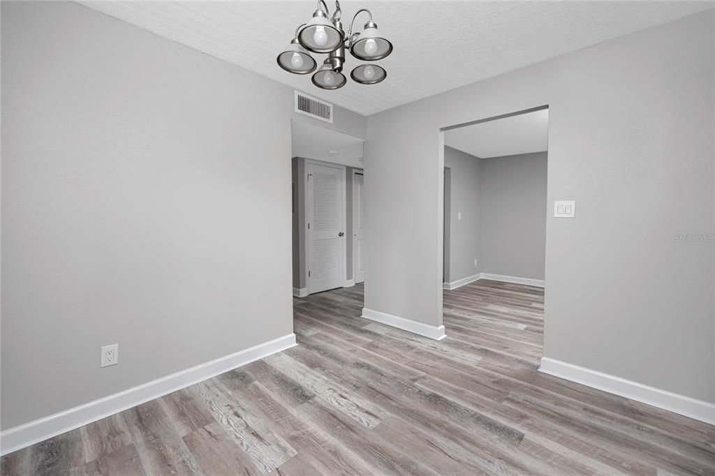 For Sale: $130,000 (1 beds, 1 baths, 680 Square Feet)