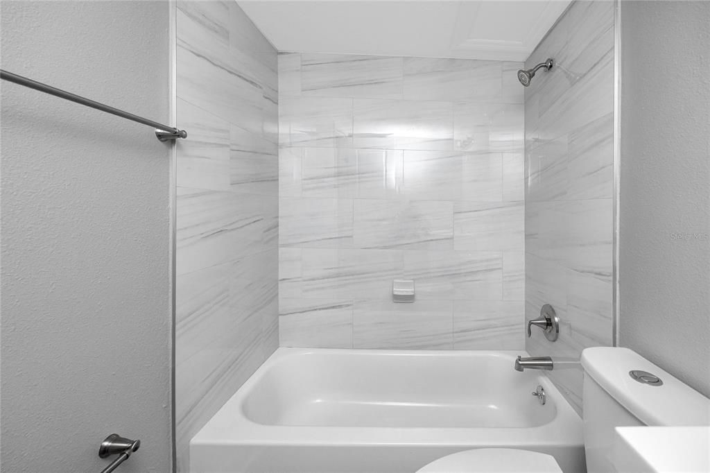 For Sale: $130,000 (1 beds, 1 baths, 680 Square Feet)