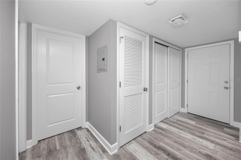 For Sale: $130,000 (1 beds, 1 baths, 680 Square Feet)