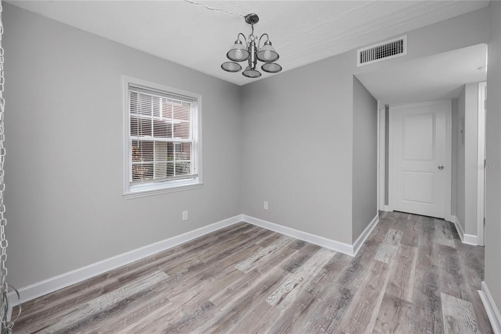 For Sale: $130,000 (1 beds, 1 baths, 680 Square Feet)