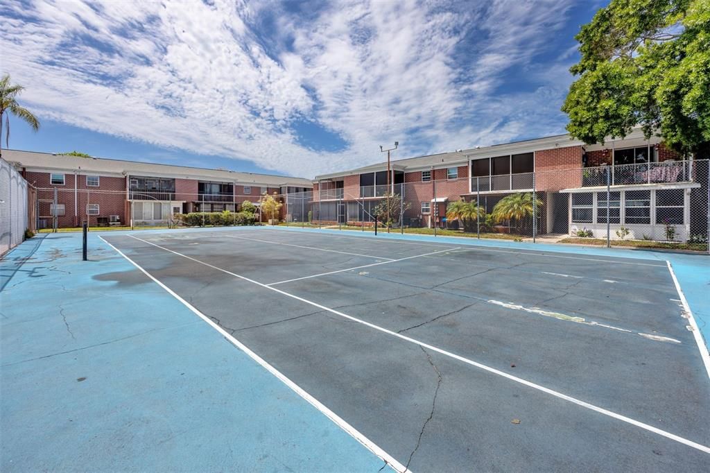 For Sale: $130,000 (1 beds, 1 baths, 680 Square Feet)