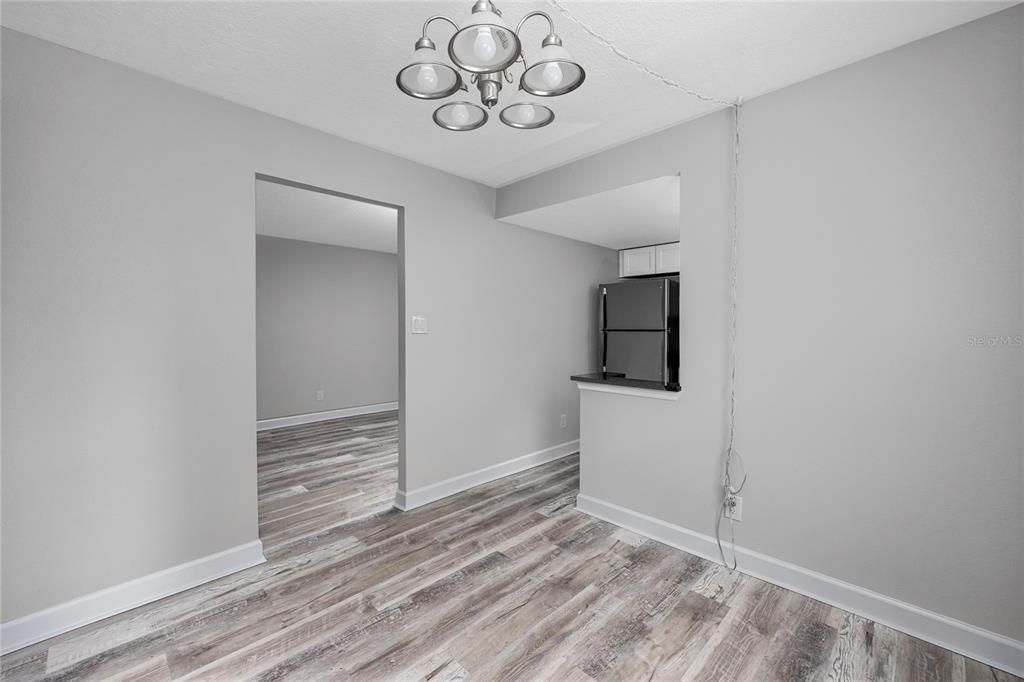 For Sale: $130,000 (1 beds, 1 baths, 680 Square Feet)