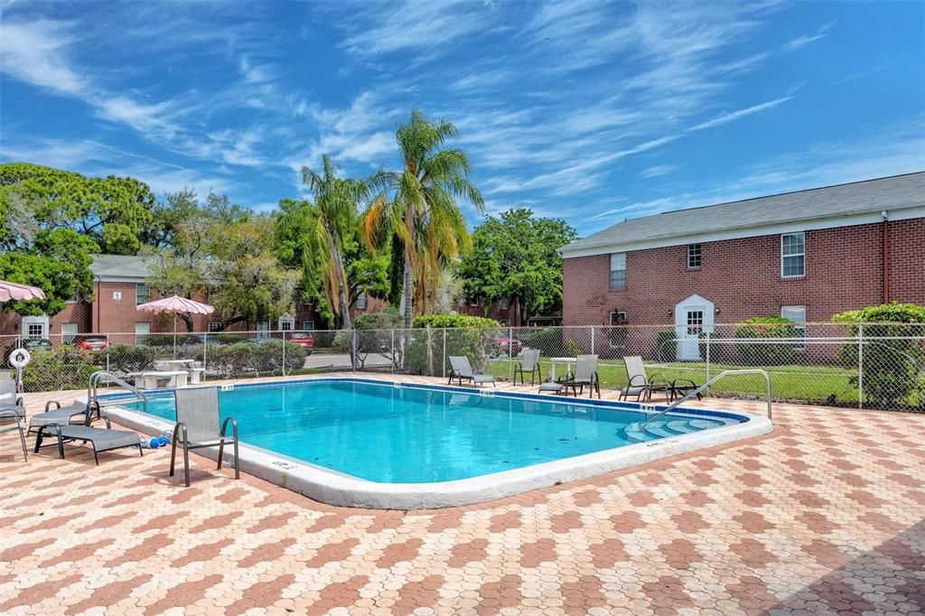 For Sale: $130,000 (1 beds, 1 baths, 680 Square Feet)