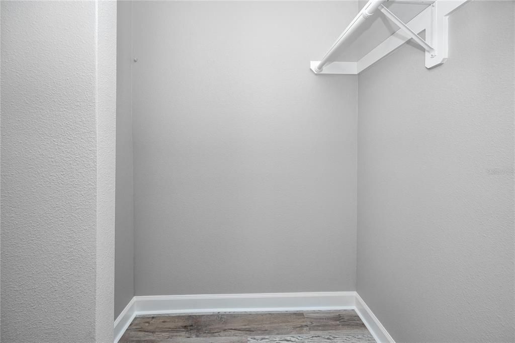 For Sale: $130,000 (1 beds, 1 baths, 680 Square Feet)