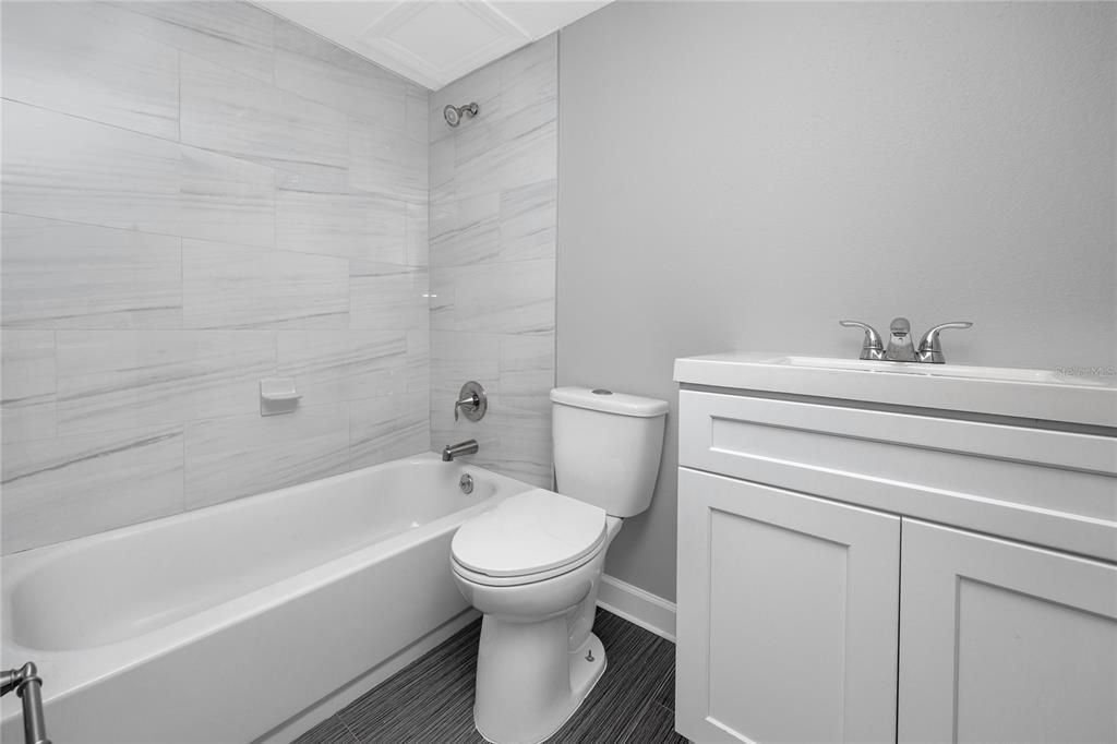 For Sale: $130,000 (1 beds, 1 baths, 680 Square Feet)