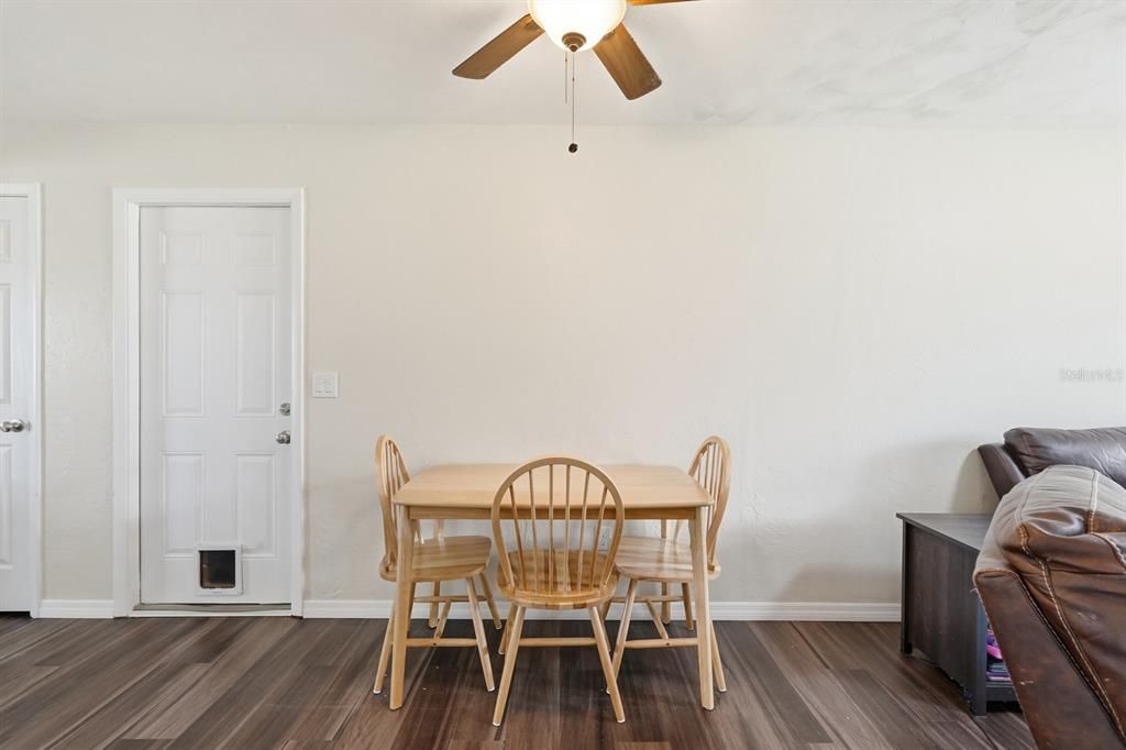 На продажу: $285,000 (3 спален, 2 ванн, 1257 Квадратных фут)