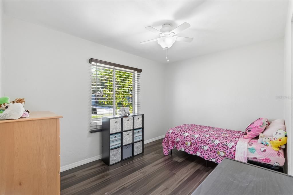 На продажу: $285,000 (3 спален, 2 ванн, 1257 Квадратных фут)