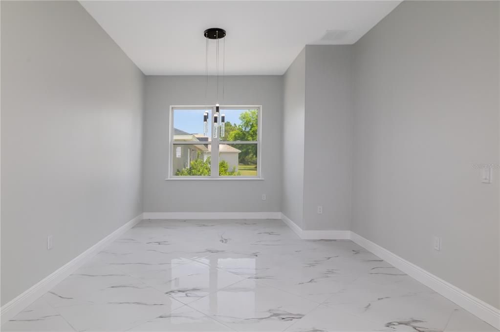 For Sale: $550,000 (6 beds, 0 baths, 2956 Square Feet)