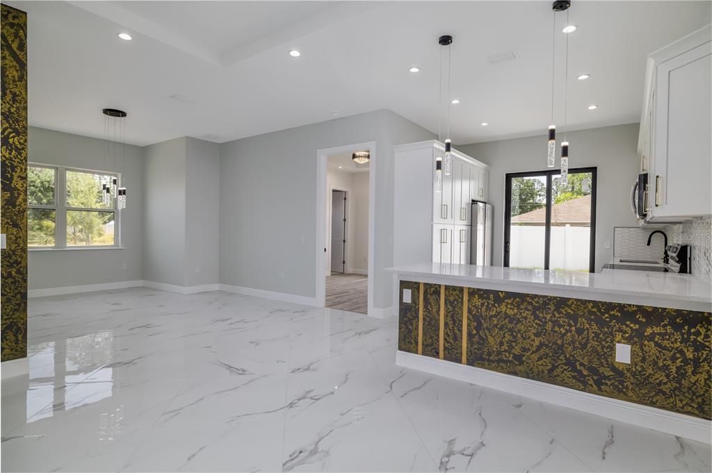 For Sale: $550,000 (6 beds, 0 baths, 2956 Square Feet)