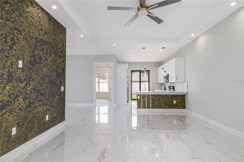 For Sale: $550,000 (6 beds, 0 baths, 2956 Square Feet)