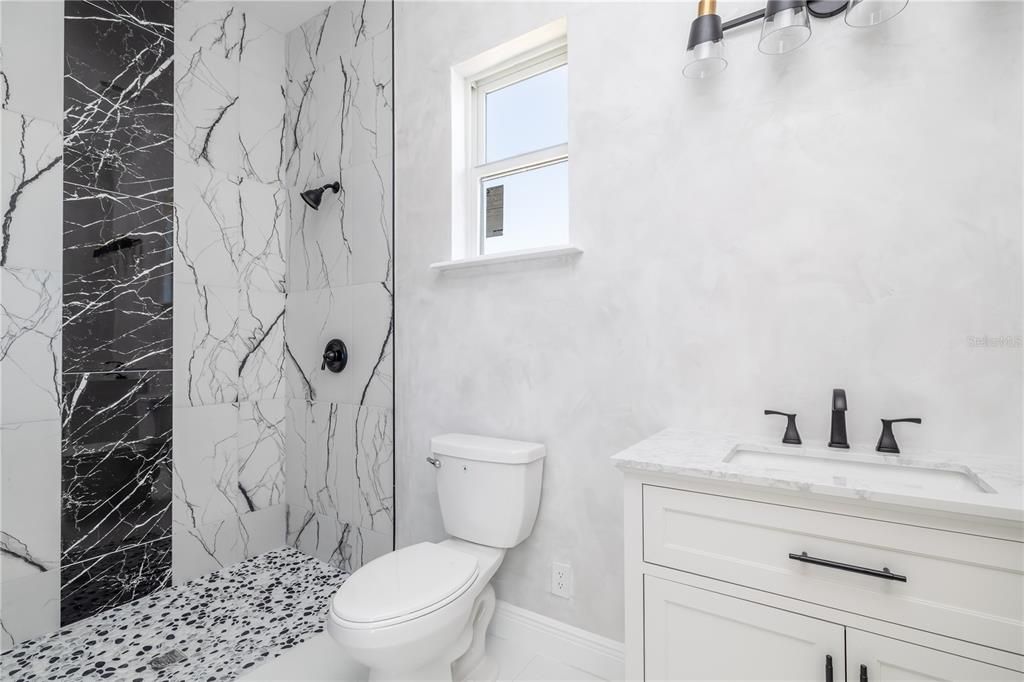 For Sale: $550,000 (6 beds, 0 baths, 2956 Square Feet)