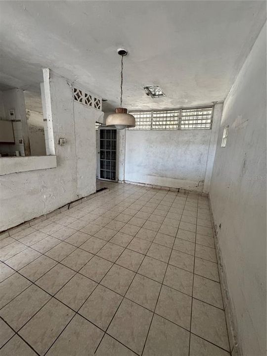 На продажу: $200,000 (3 спален, 2 ванн, 2000 Квадратных фут)