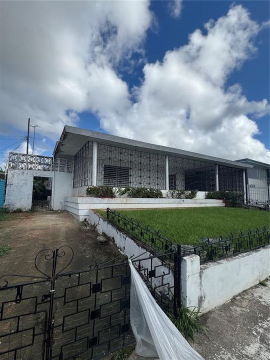 На продажу: $200,000 (3 спален, 2 ванн, 2000 Квадратных фут)