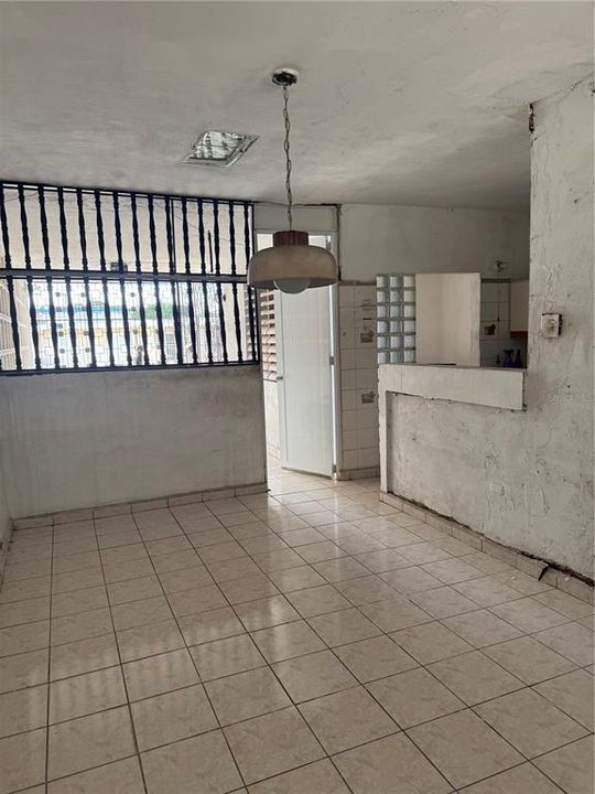 На продажу: $200,000 (3 спален, 2 ванн, 2000 Квадратных фут)