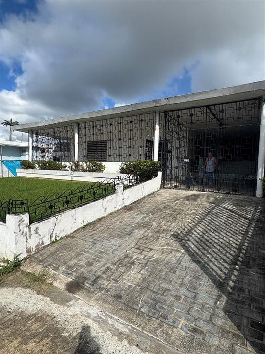 На продажу: $200,000 (3 спален, 2 ванн, 2000 Квадратных фут)