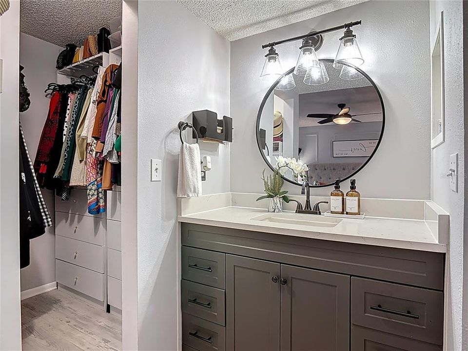 For Sale: $239,900 (2 beds, 2 baths, 1228 Square Feet)