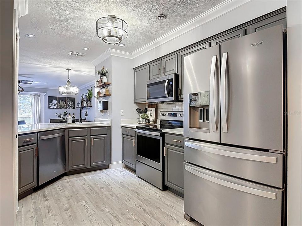 For Sale: $239,900 (2 beds, 2 baths, 1228 Square Feet)