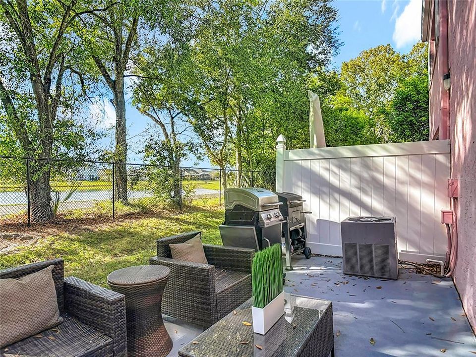 For Sale: $239,900 (2 beds, 2 baths, 1228 Square Feet)