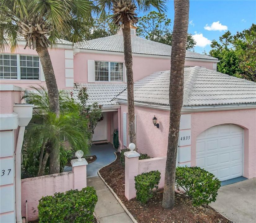 For Sale: $239,900 (2 beds, 2 baths, 1228 Square Feet)