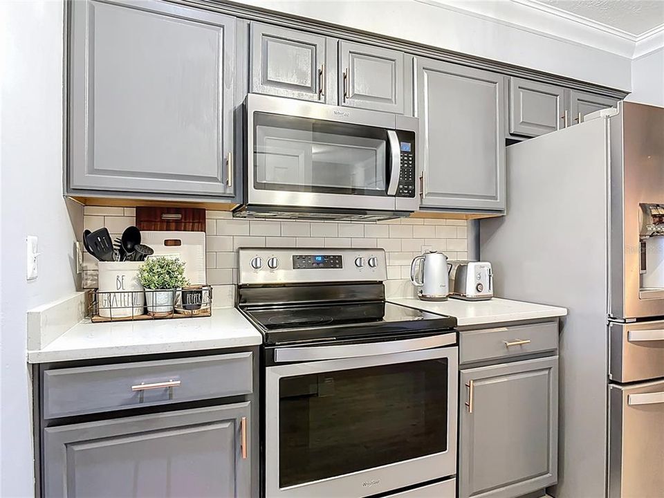 For Sale: $239,900 (2 beds, 2 baths, 1228 Square Feet)