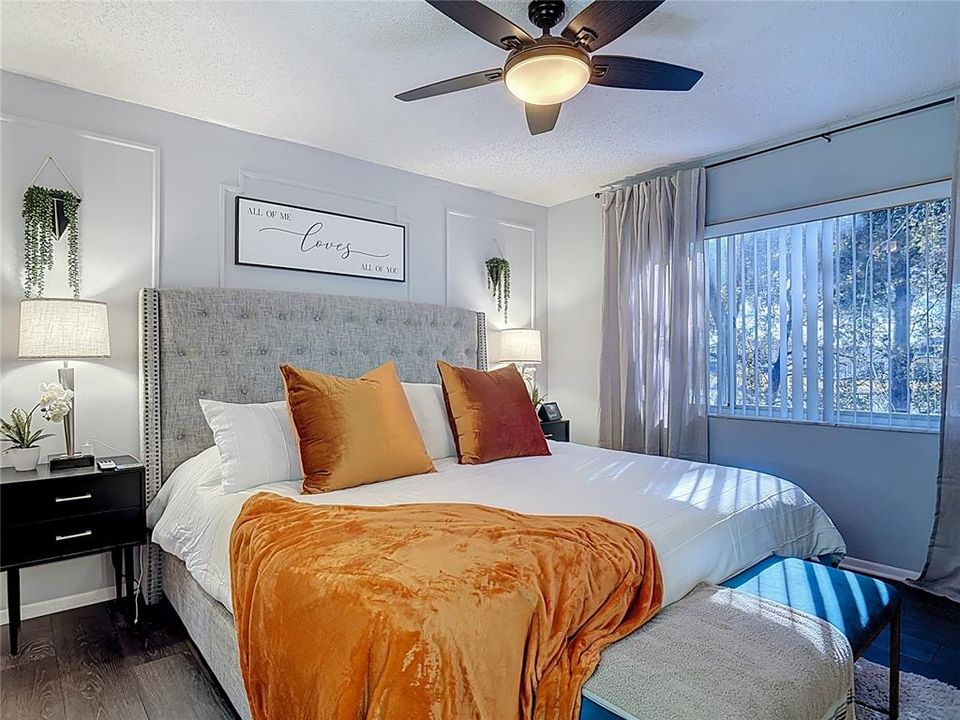 For Sale: $239,900 (2 beds, 2 baths, 1228 Square Feet)