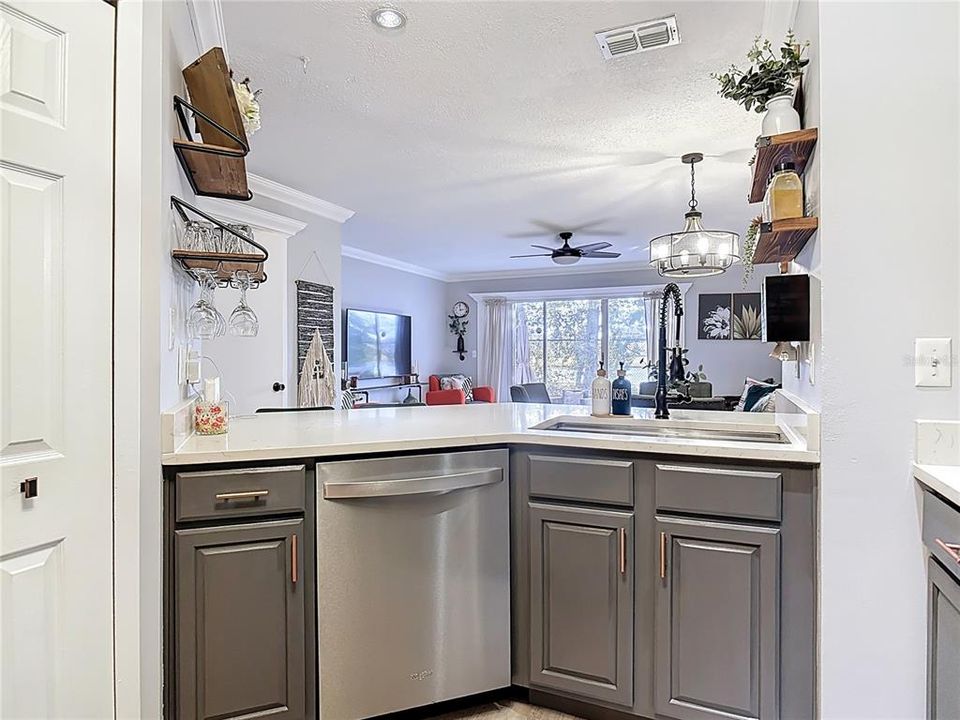 For Sale: $239,900 (2 beds, 2 baths, 1228 Square Feet)