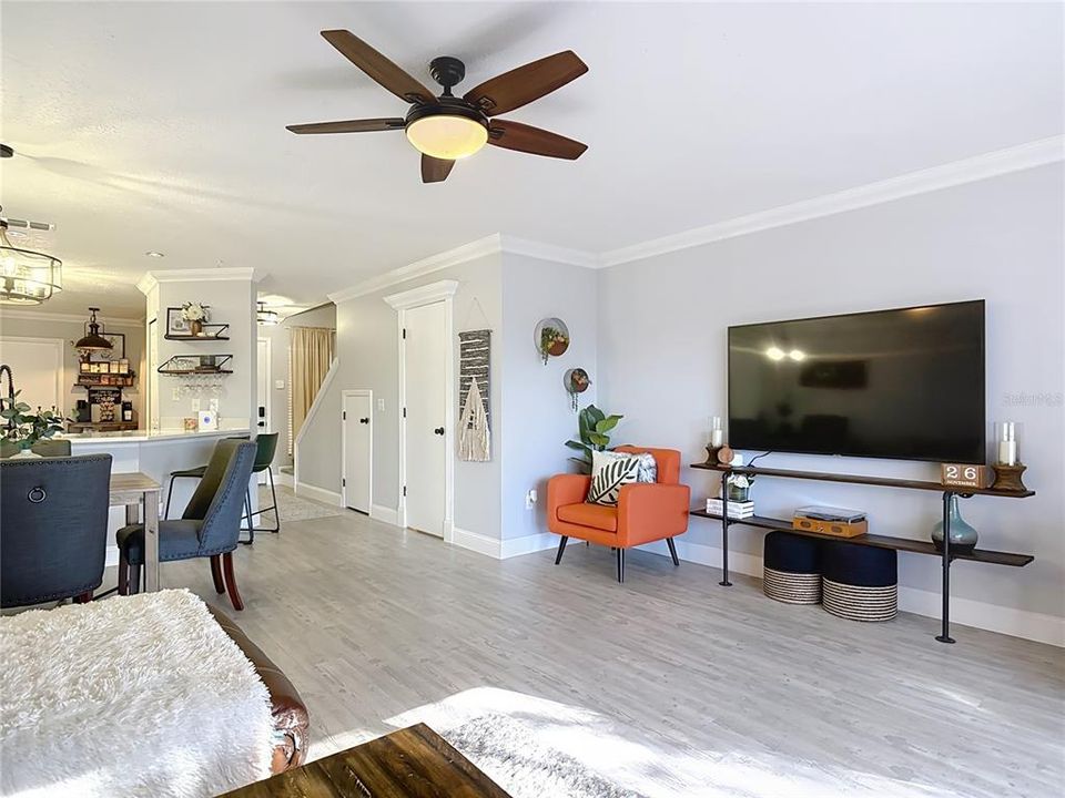 For Sale: $239,900 (2 beds, 2 baths, 1228 Square Feet)