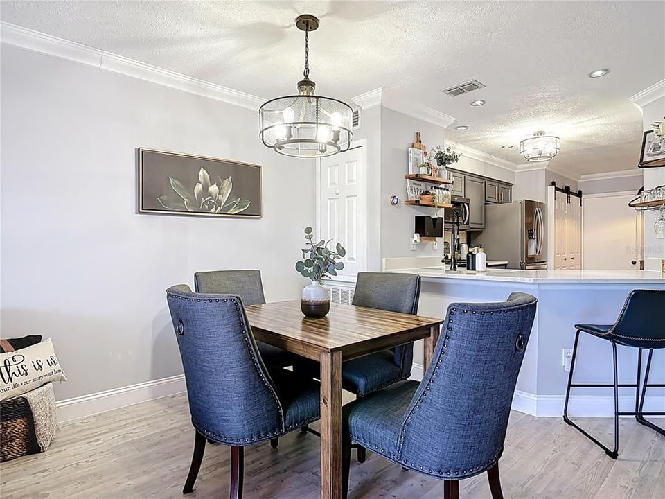 For Sale: $239,900 (2 beds, 2 baths, 1228 Square Feet)