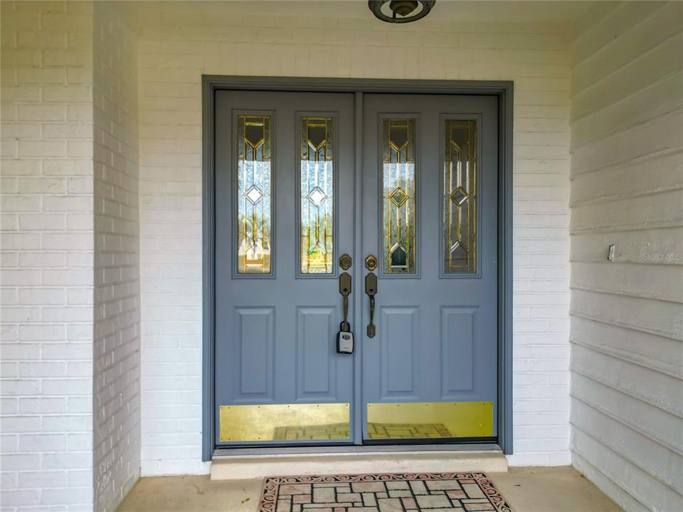 Под контрактом: $407,500 (3 спален, 2 ванн, 2199 Квадратных фут)