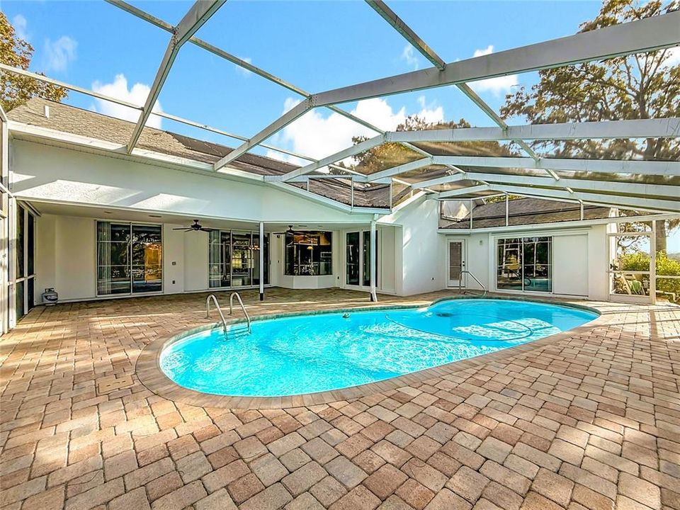 Под контрактом: $407,500 (3 спален, 2 ванн, 2199 Квадратных фут)