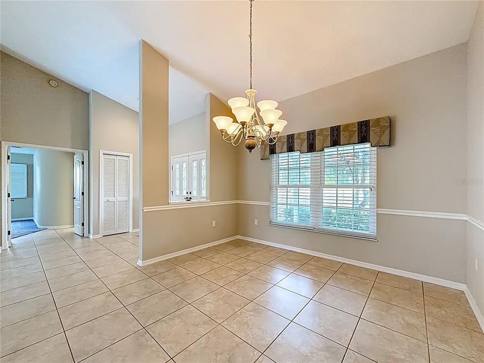 Под контрактом: $407,500 (3 спален, 2 ванн, 2199 Квадратных фут)