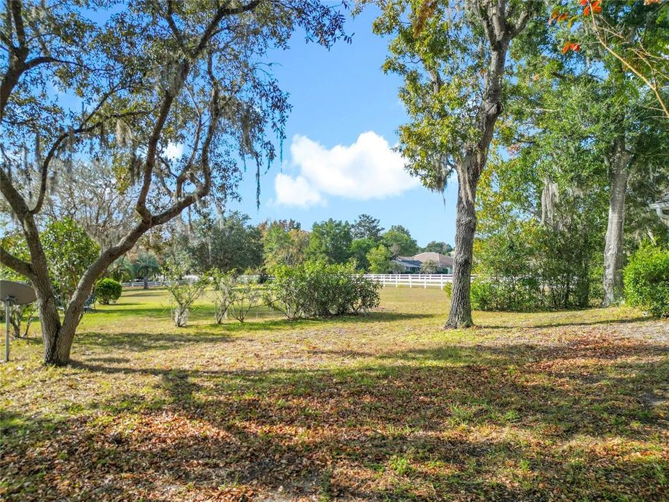 Под контрактом: $407,500 (3 спален, 2 ванн, 2199 Квадратных фут)