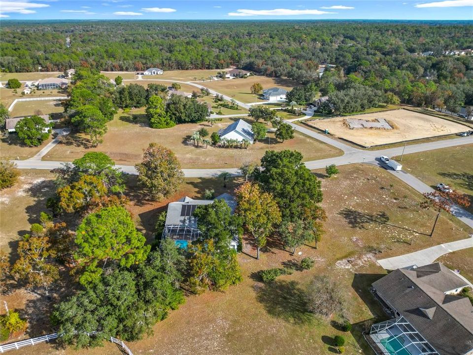 Под контрактом: $407,500 (3 спален, 2 ванн, 2199 Квадратных фут)