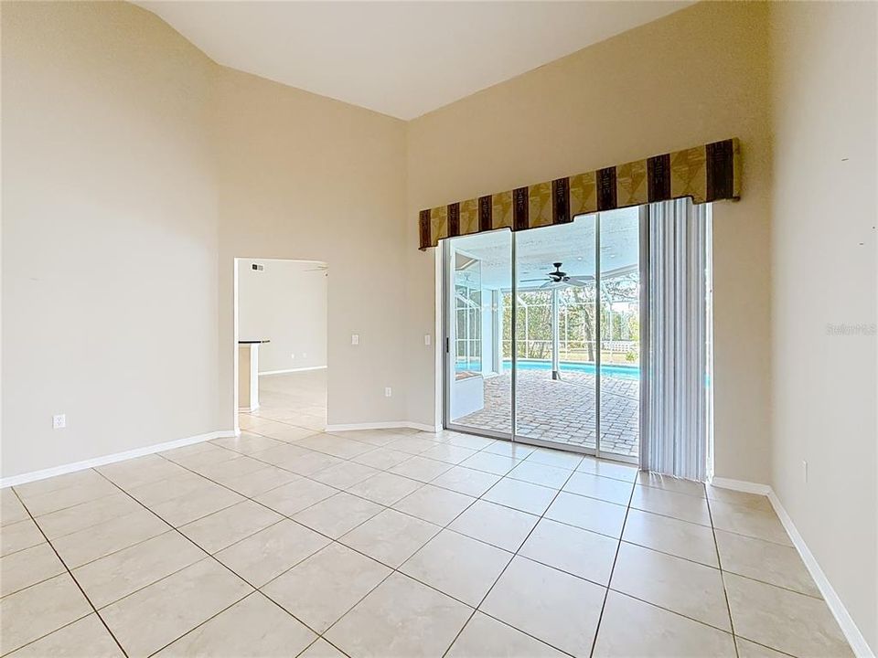 Под контрактом: $407,500 (3 спален, 2 ванн, 2199 Квадратных фут)