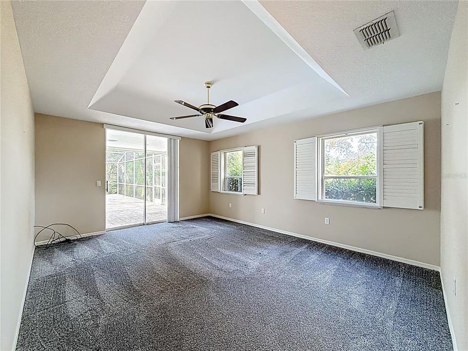 Под контрактом: $407,500 (3 спален, 2 ванн, 2199 Квадратных фут)