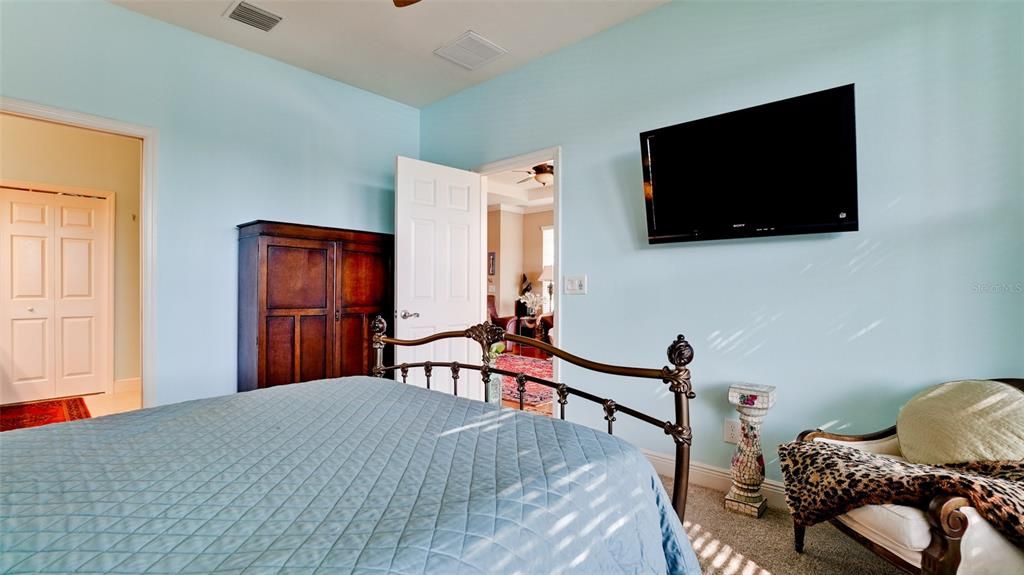 For Sale: $505,500 (2 beds, 2 baths, 1558 Square Feet)