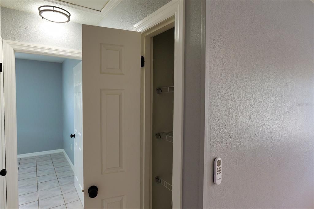 待售: $346,000 (3 贝兹, 1 浴室, 1337 平方英尺)